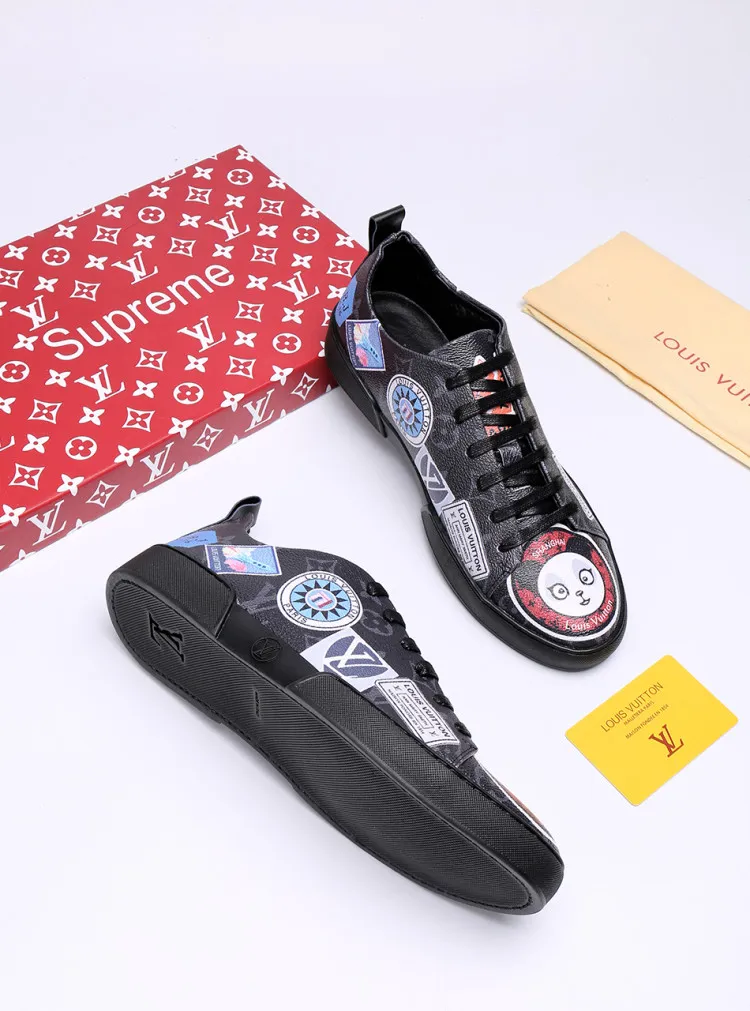 Factory price: 360💰【LV】Animal series limited edition low-top sports shoes for men, L classic print, new autumn and winter style, original replica, 1:1 Counter quality, the fabric is Italian 🇮🇹 imported cowhide ➕🇮🇹 pure sheepskin lining ➕ original outsole, 🔍🔍 high quality, you can go in and out of the counter at will, welcome to compare, the outsole line will never be unglued, all sellers are welcome to sell in the picture above, can be shipped in one piece, code number: 38-44 (45 codes can be customized)